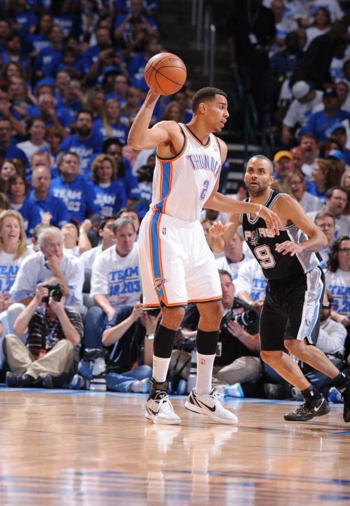 包含进攻艺术:解读联盟顶尖进攻球队的武器的词条 包含进攻艺术:解读联盟顶尖进攻球队的武器的词条