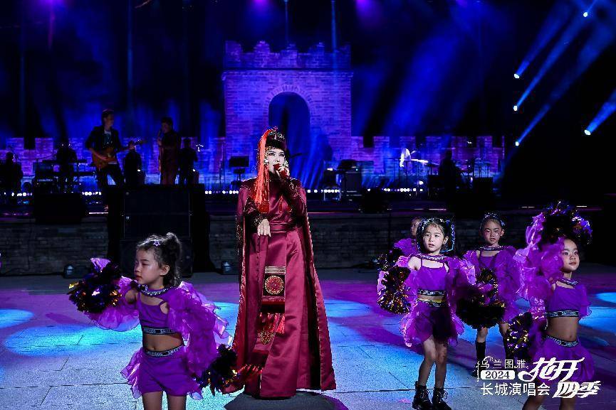 关于观众热情:现场气氛爆棚,掌声不断!的信息 关于观众热情:现场气氛爆棚,掌声不断!的信息