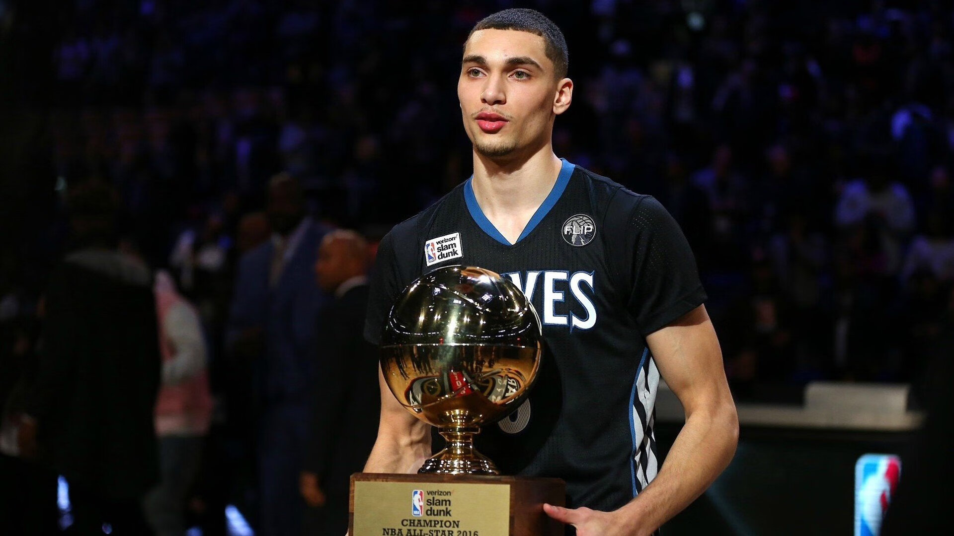 九游网-东契奇关键三分锁定胜局独行侠险胜，东契奇36+9+11!独行侠拔刺